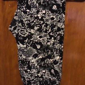 Black and white leggings